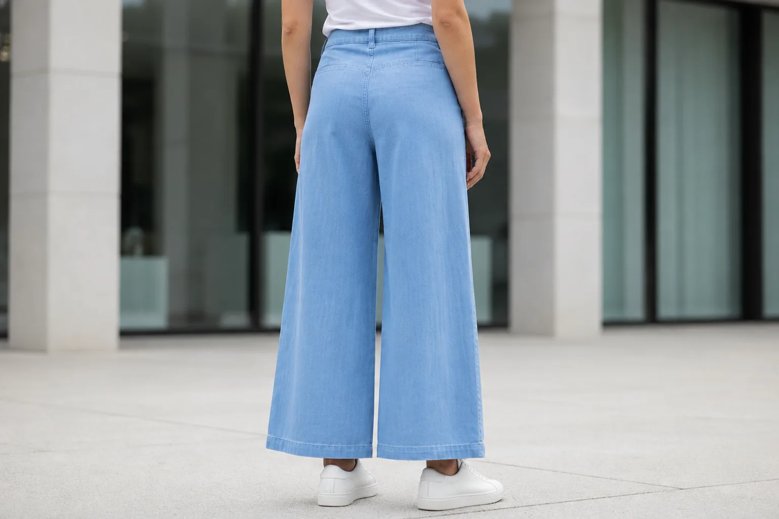 Light Blue Jeans - Image 5